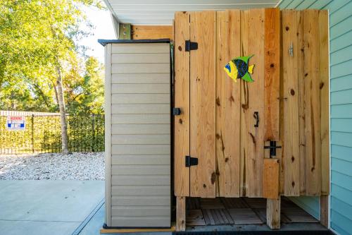 A Sloth's Retreat by Oak Island Accommodations - photo 49