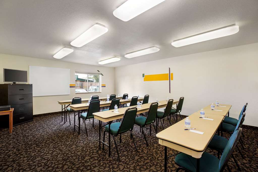 Travelodge by Wyndham North Platte - photo 23
