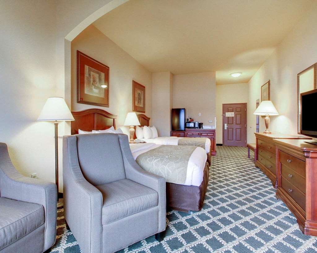 Clarion Suites Vidalia Riverfront - photo 11