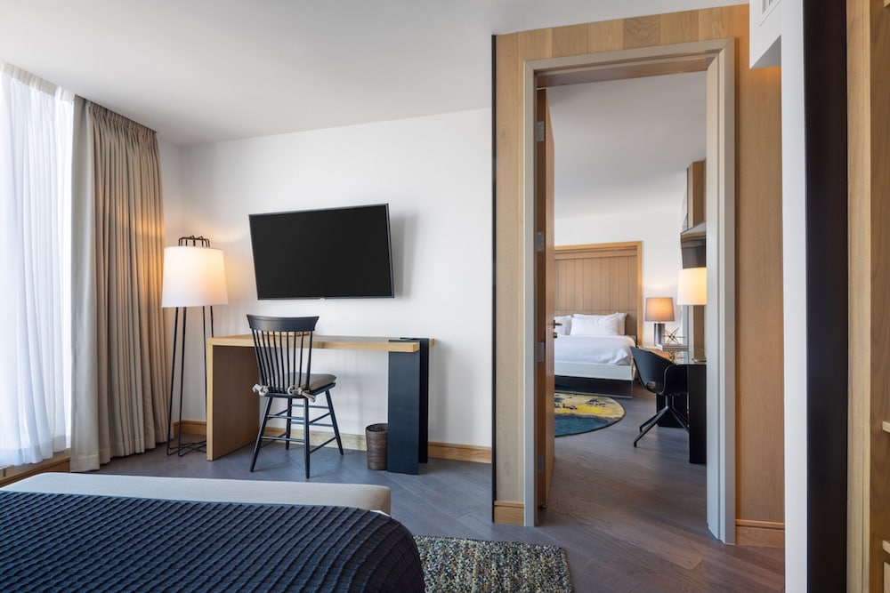 The Windsor Suites - photo 21