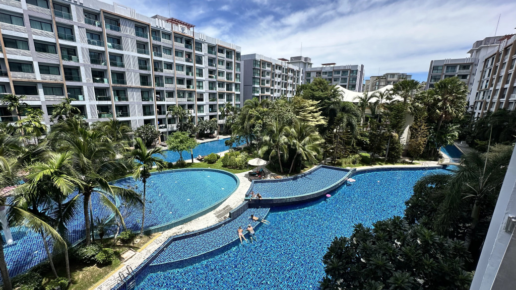 Dusit Grand Park Pattaya — 4-Star Luxury Hotel in Pattaya, Thailand