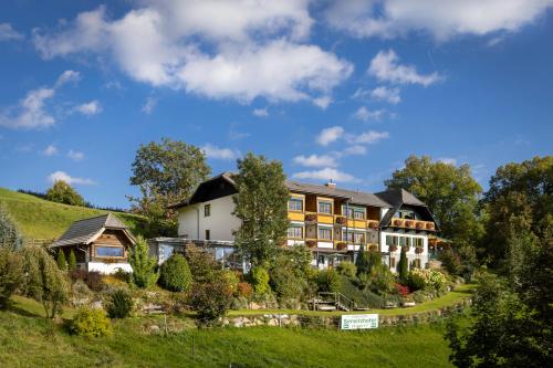 Landhotel Spreitzhofer — 4-Star Luxury Hotel in Sankt Kathrein Am Offenegg, Austria