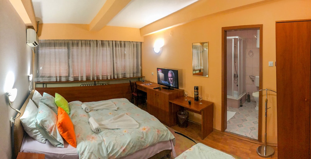 Hotel Square — Skopje — photo 3