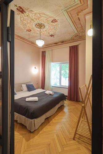 Spacious 1BR Apartment In The Heart of Tbilisi — 4-Star Luxury Hotel in Tbilisi, Georgia