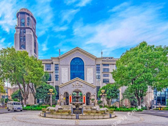 Conversion of Tianmu Lake Jingbo Lake View Resort Hotel in Liyang, People's Republic of China