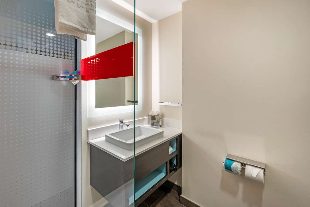 Vīb Best Western Springfield - photo 42