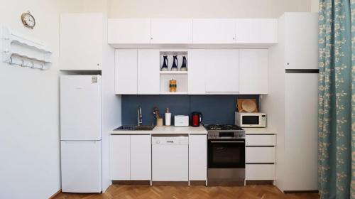 City Center Charm Family Apartment By Wehost