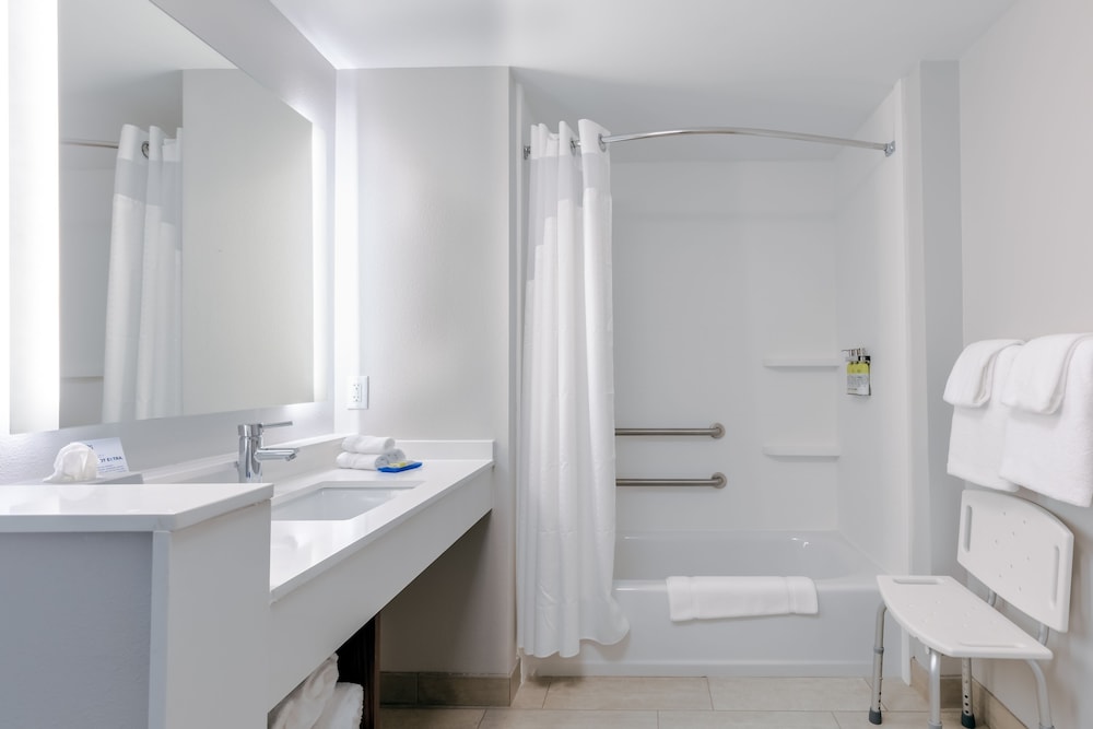 Holiday Inn Express Calhoun South by IHG - photo 22