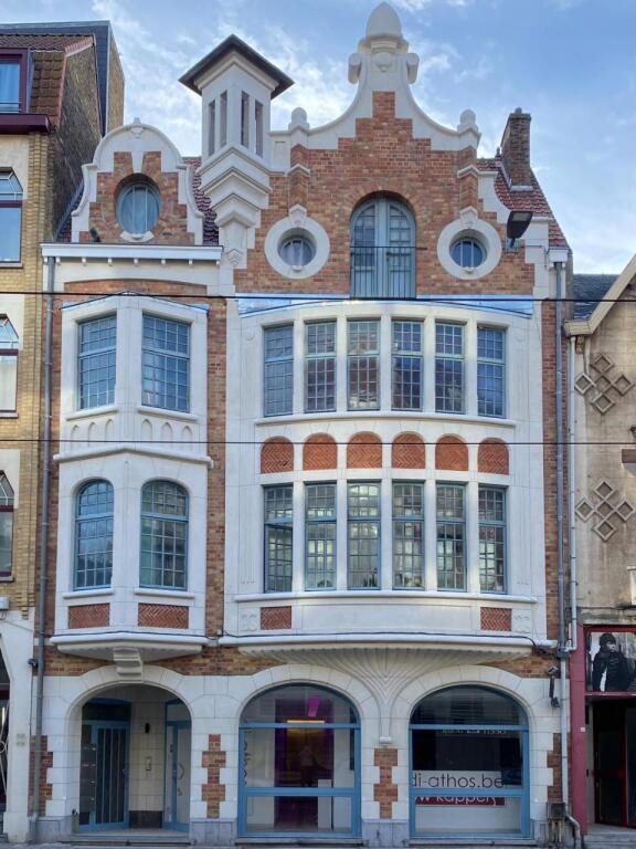 Super zonnige en ruime penthouse 50m van zeedijk — 4-Star Luxury Hotel in De Panne, Belgium