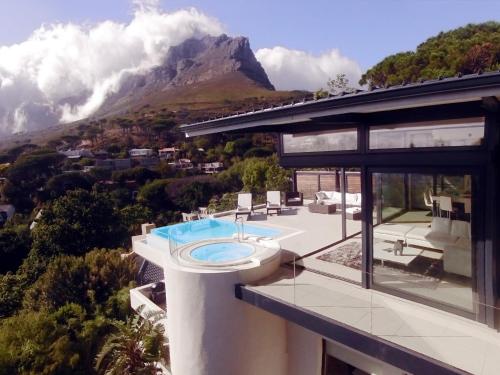129 on Kloof Nek Apartments — 5-Star Luxury Hotel in Cape Town, South Africa