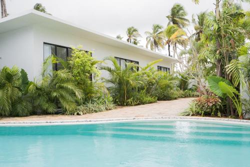 4Suns villas — 4-Star Luxury Hotel in Weligama, Sri Lanka