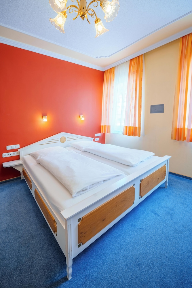 Hotel Plankl — hotel in Altoetting