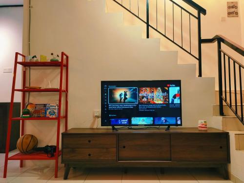 Hey90s #6pax #FreeNetflix #Youtube #Games — Kluang — photo 5
