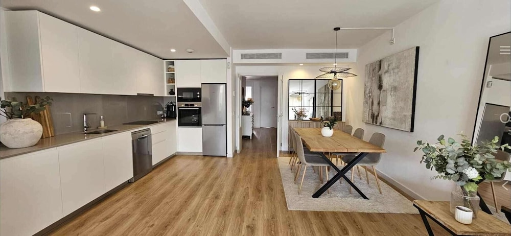 2 Bedrooms Private Rooftop and Pool Parking — 4-Star Luxury Hotel in Palma, Spain