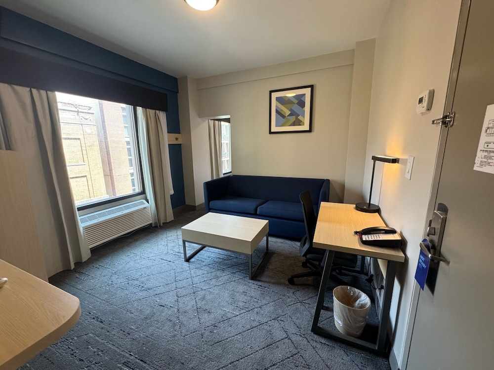 Holiday Inn Express & Suites Atlanta Downtown by IHG - photo 63