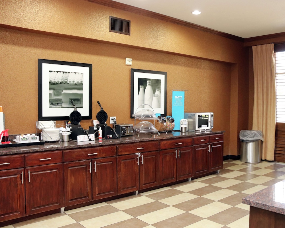 Hampton Inn & Suites Stephenville - photo 25