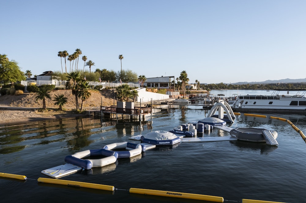 The Nautical Beachfront Resort - photo 38