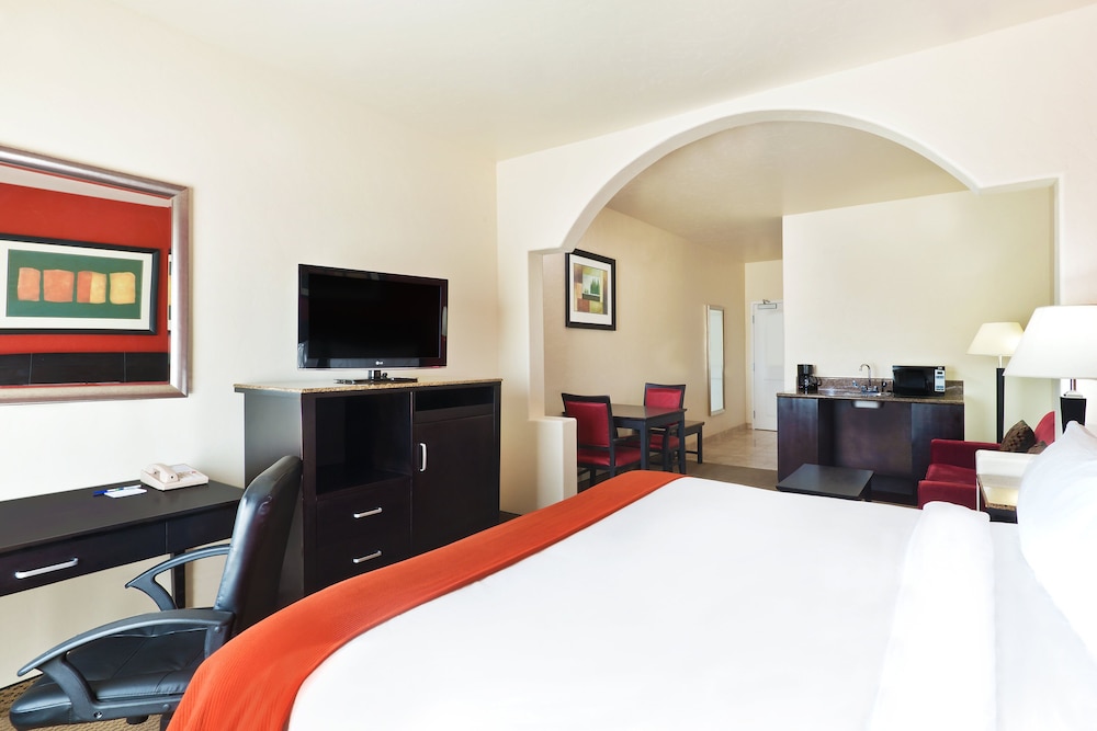 Holiday Inn Express & Suites Casa Grande an IHG Hotel - photo 7