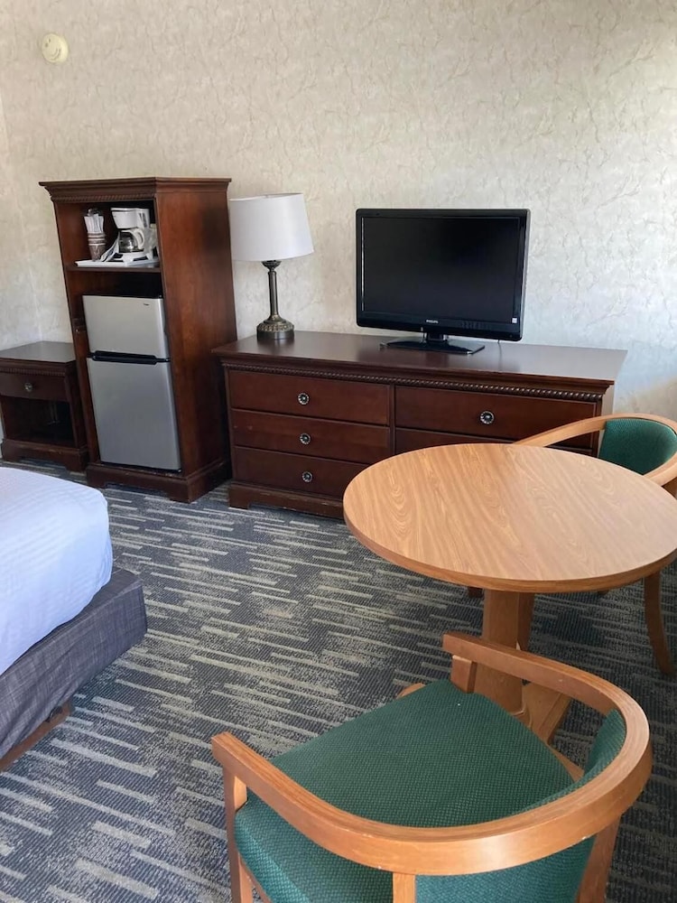 Park Lane Motel - photo 14