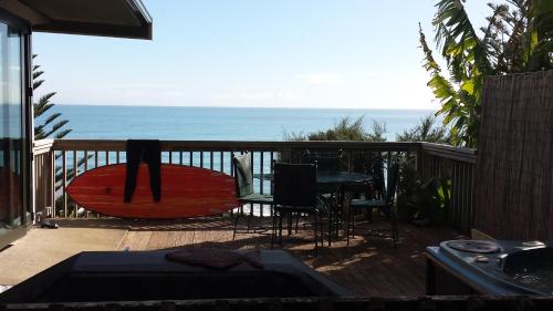 G Spot Upper Level With Spa — 4-Star Luxury Hotel in Raglan, New Zealand