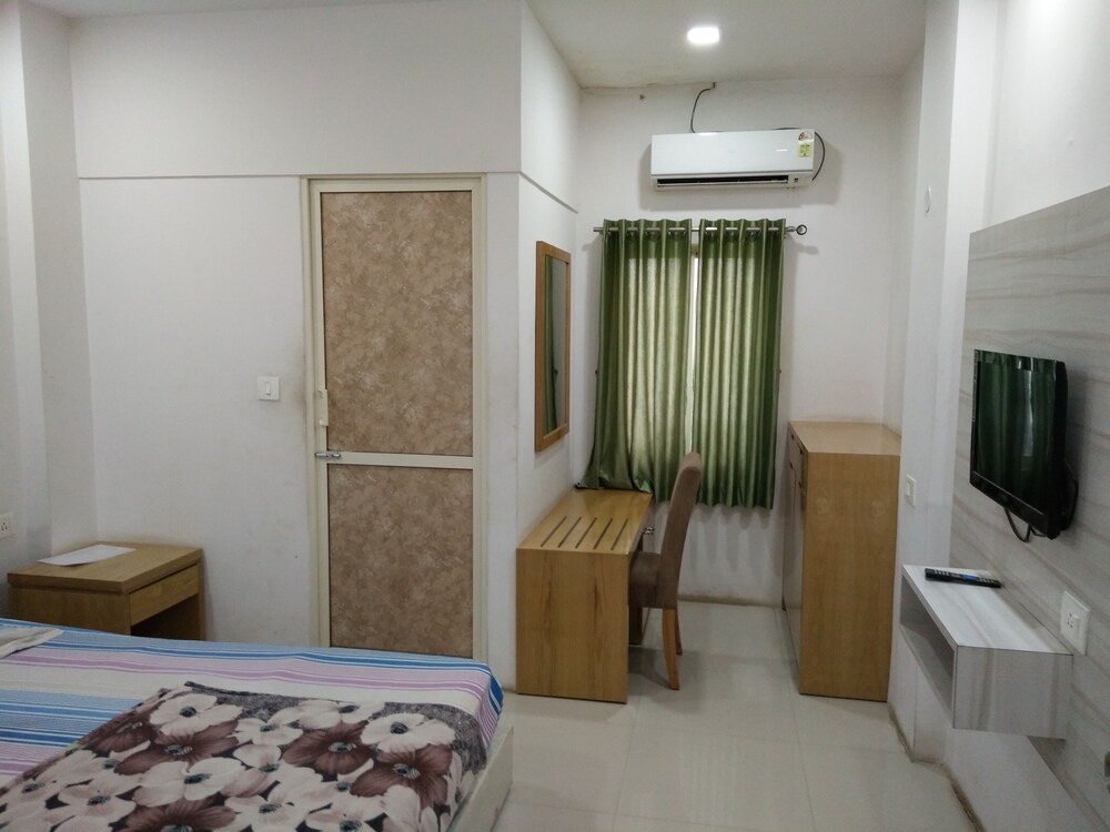 StayGuru Usha Residency in Bhuj, India