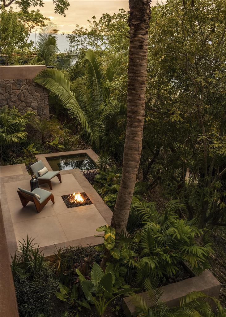 VillaOne KingBedroom Jucuzzi Firepit View
