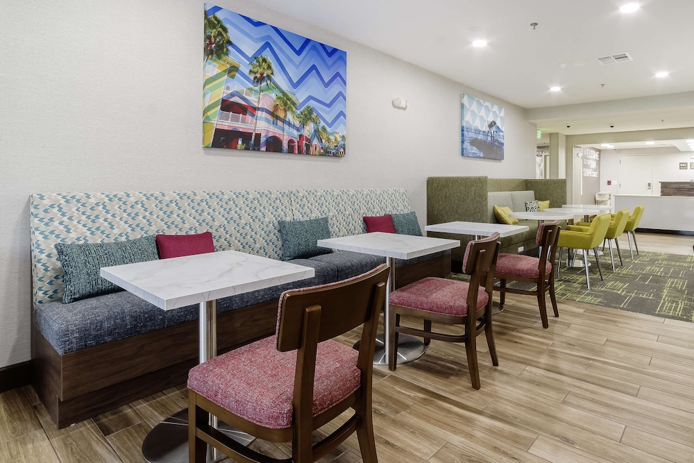 Hampton Inn Port Charlotte - photo 4