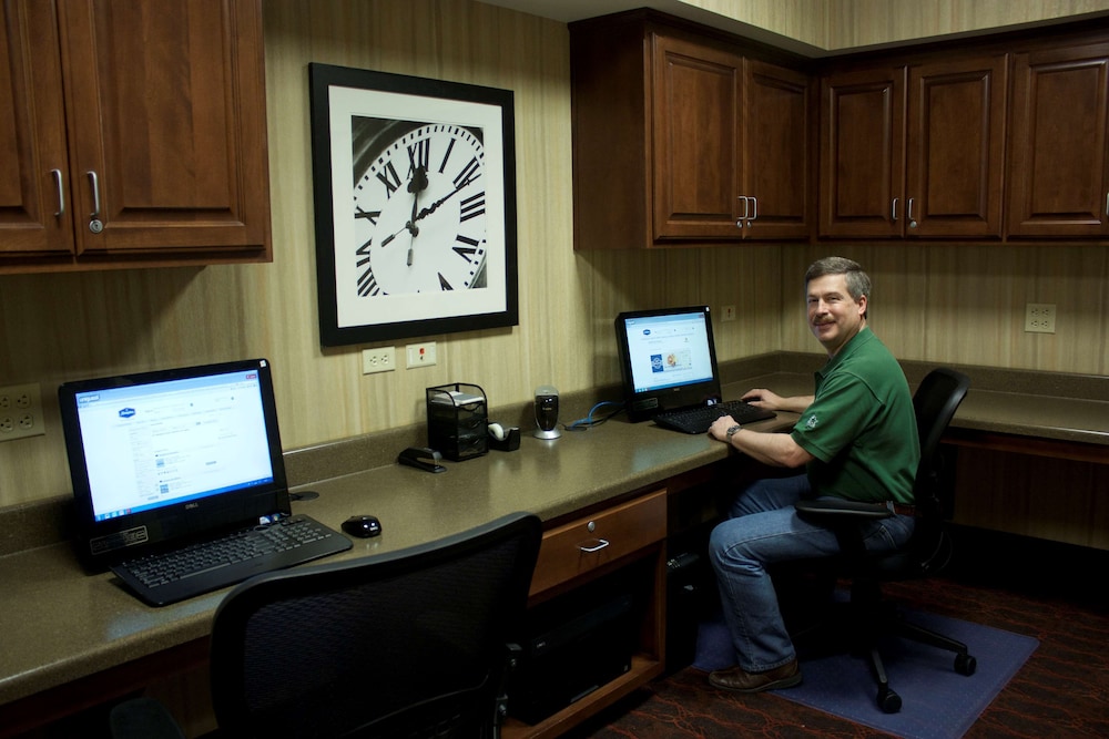 Hampton Inn Burlington - photo 30