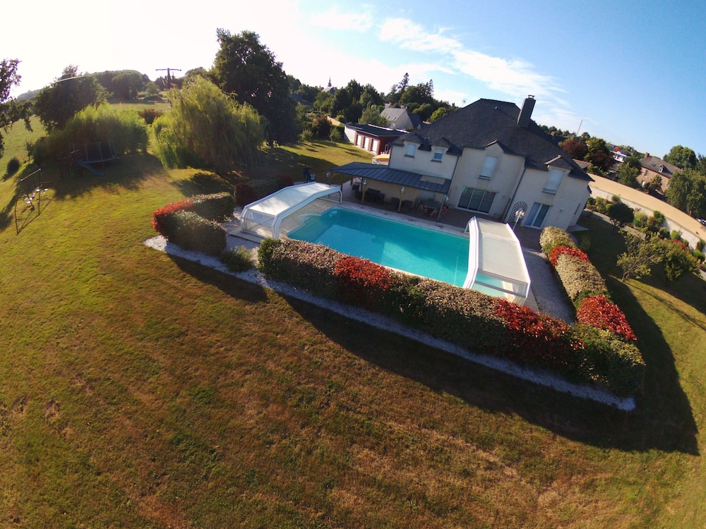 CafecouetBreizh - carbon neutral hotel in Redon