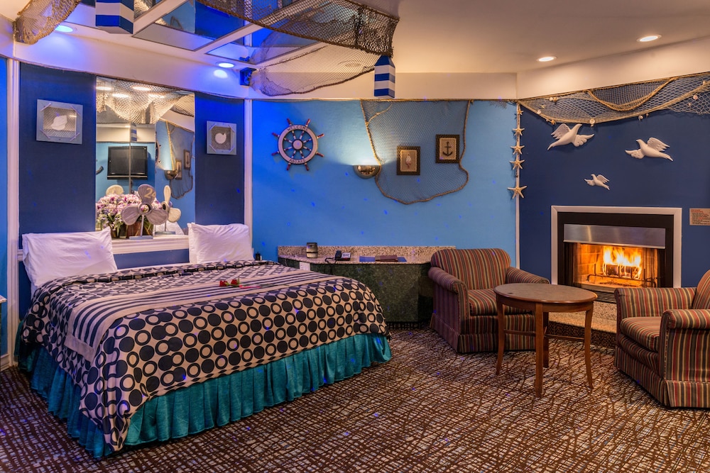 Inn of the Dove Romantic Suites with Jetted Tub & Fireplace - photo 5