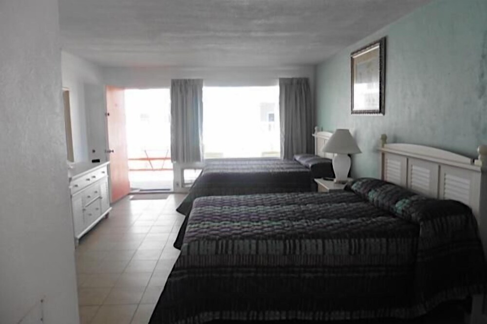 Beach Colony Motel - photo 15