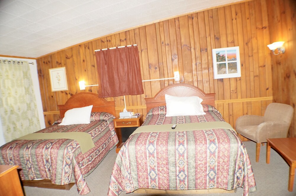 CedarWood Inn - photo 29
