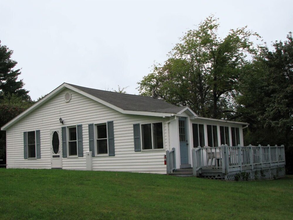 West Winds Motel & Cottages - photo 113
