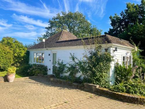 Huntleys Lodge — 4-Star Luxury Hotel in Ticehurst, United Kingdom