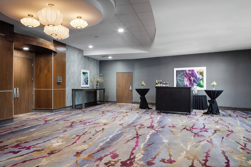 Courtyard by Marriott Omaha Bellevue Beardmore Event Center - photo 32