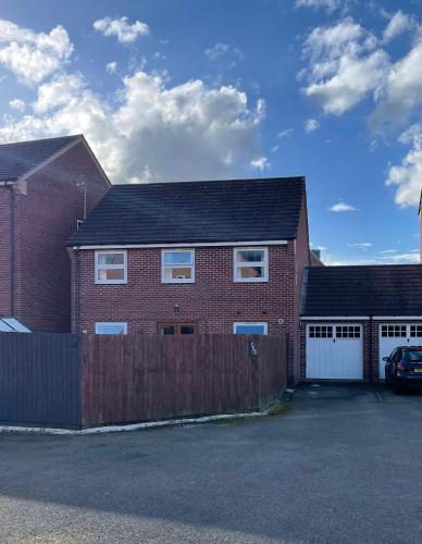 Spacious Quiet Sleeps 13 3 Bathrooms Parking Kia 1 — Kirkby In Ashfield