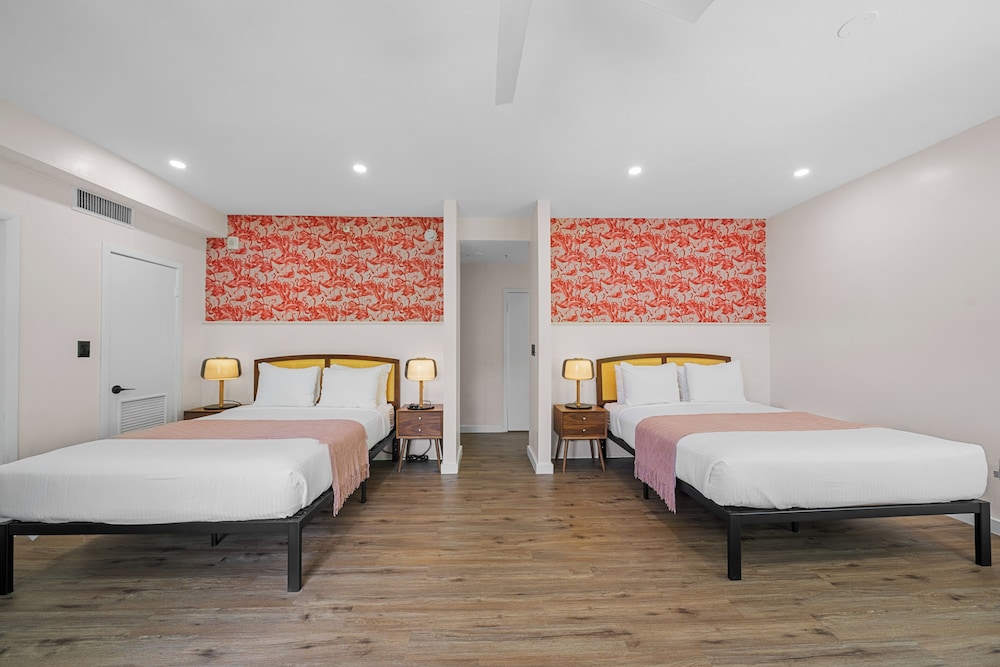 Greenview Hotel by Lowkl - photo 11