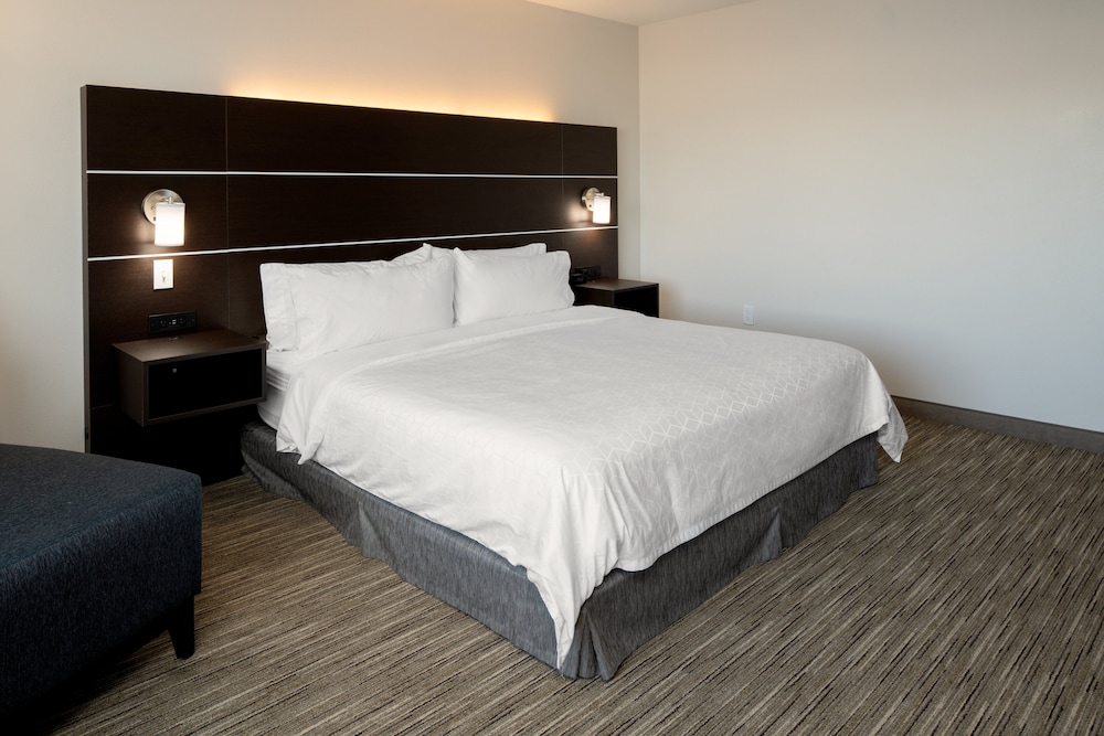 Holiday Inn Express & Suites Bullhead City by IHG - photo 18