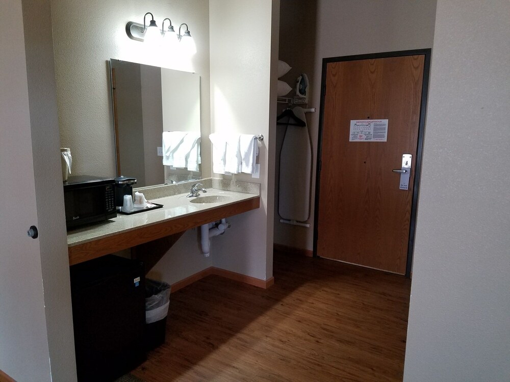 Woodside Old Towne Hotel - photo 18