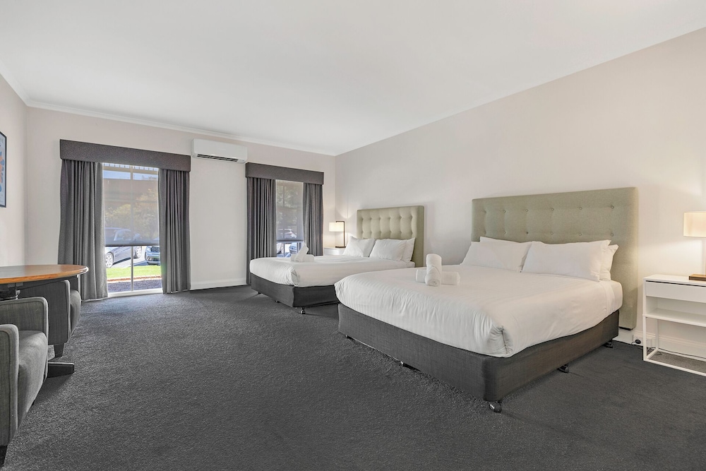 Caledonian Hotel Motel - carbon neutral hotel in Echuca
