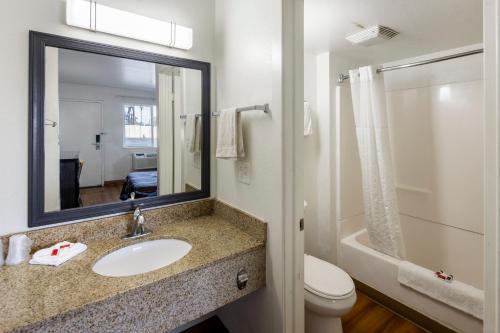 Super 8 by Wyndham Phoenix West - photo 16