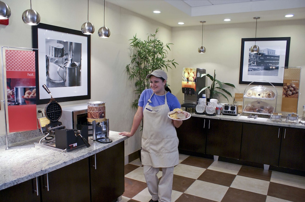Hampton Inn Orange - photo 18
