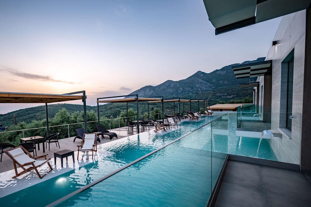 Serenity Suites Sea View 1 in Zacharo, Greece