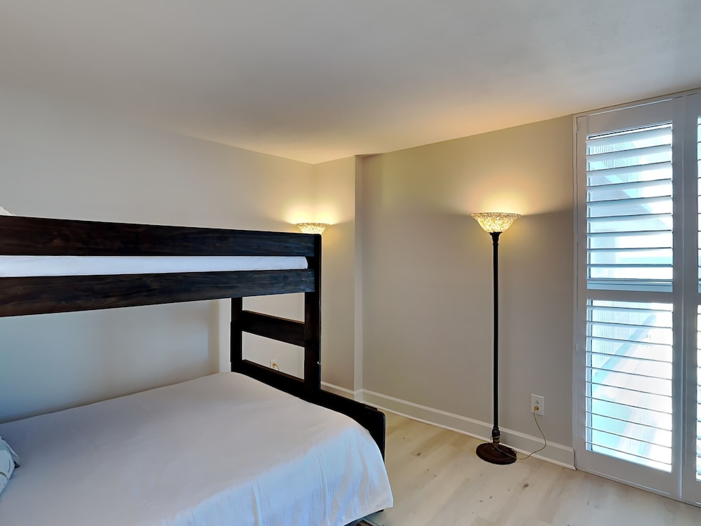 Tristan Towers by Southern Vacation Rentals - photo 7