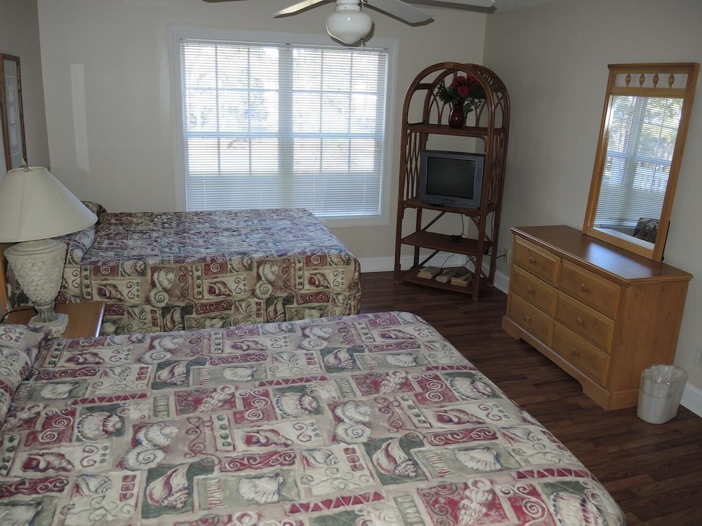 Family Friendly Brunswick Plantation Villa 1609 with Great Resort Amenities by RedAwning - photo 3