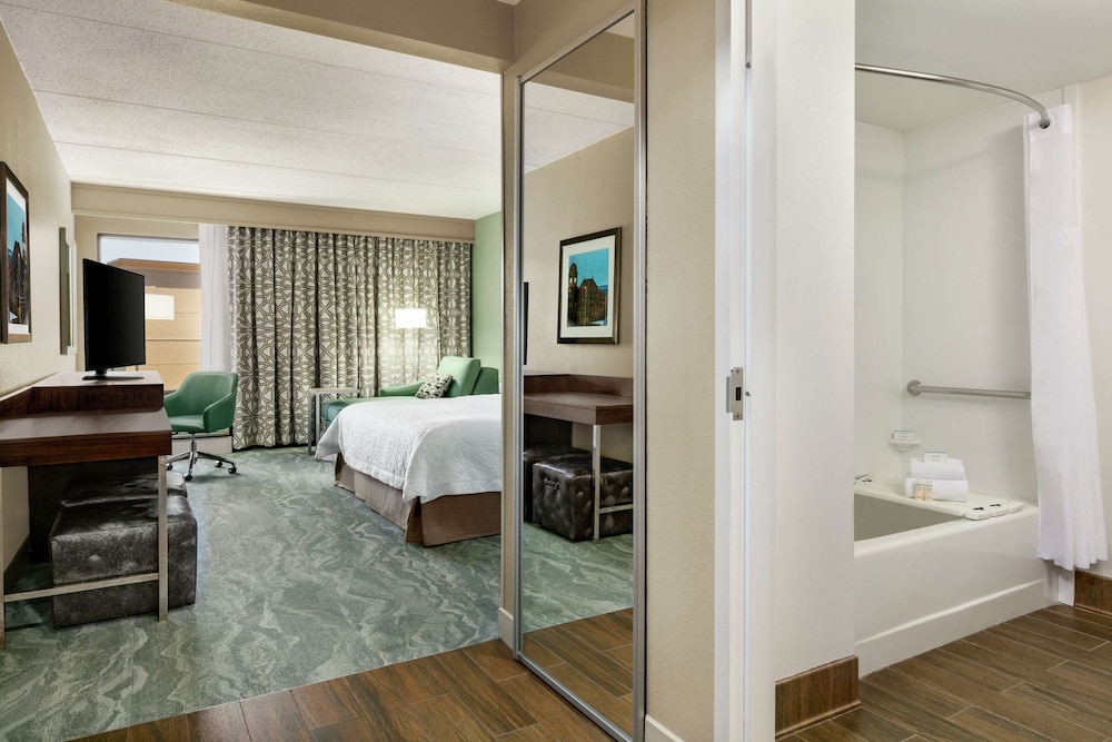 Hampton Inn by Hilton Richmond North Ashland - photo 12