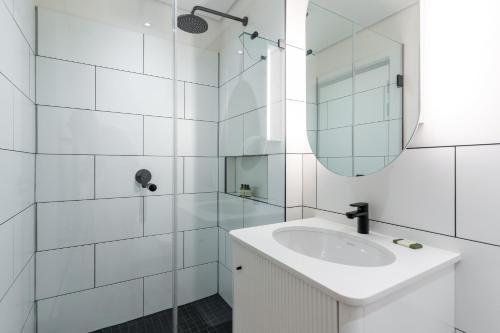 204 Marvol Sea Point 1 Bedroom Apartment Private Balcony