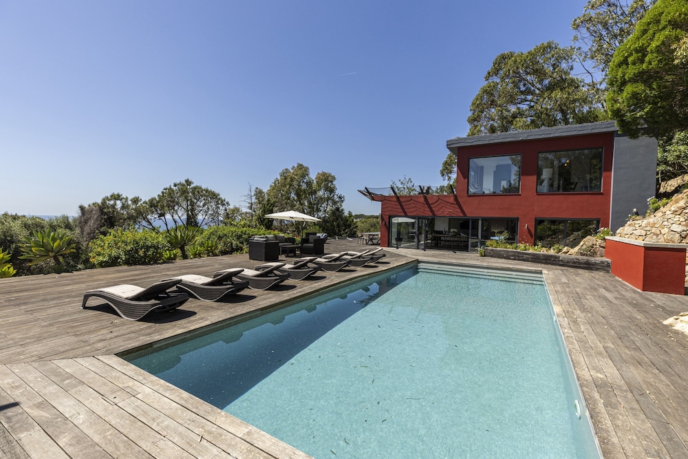 Carmim Villa by Cadenzalux — 4-Star Luxury Hotel in Cascais, Portugal