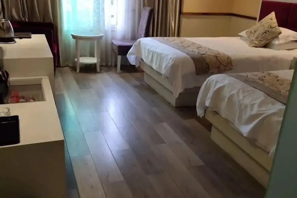 Yunhe brilliant business hotel in Yunhe, People's Republic of China