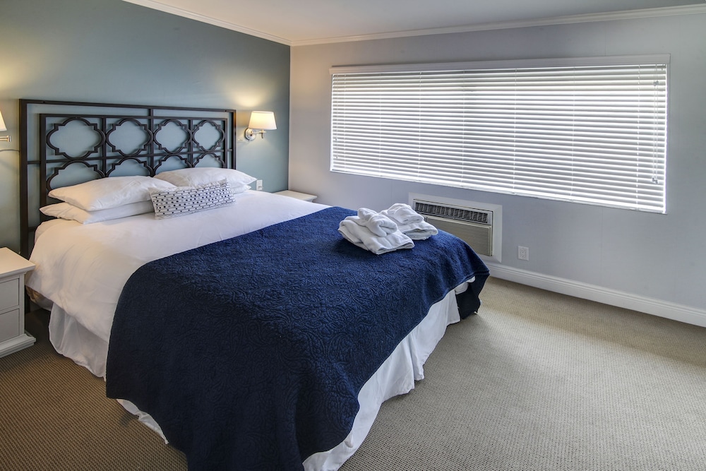 May Dee Suites - photo 27